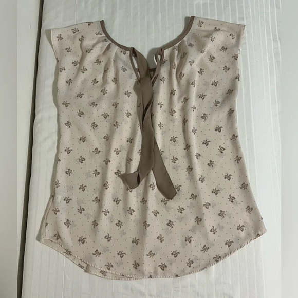 Lauren Conrad Top Blouse. Cream Brown Polka dots and Bows Medium - Picture 9 of 11